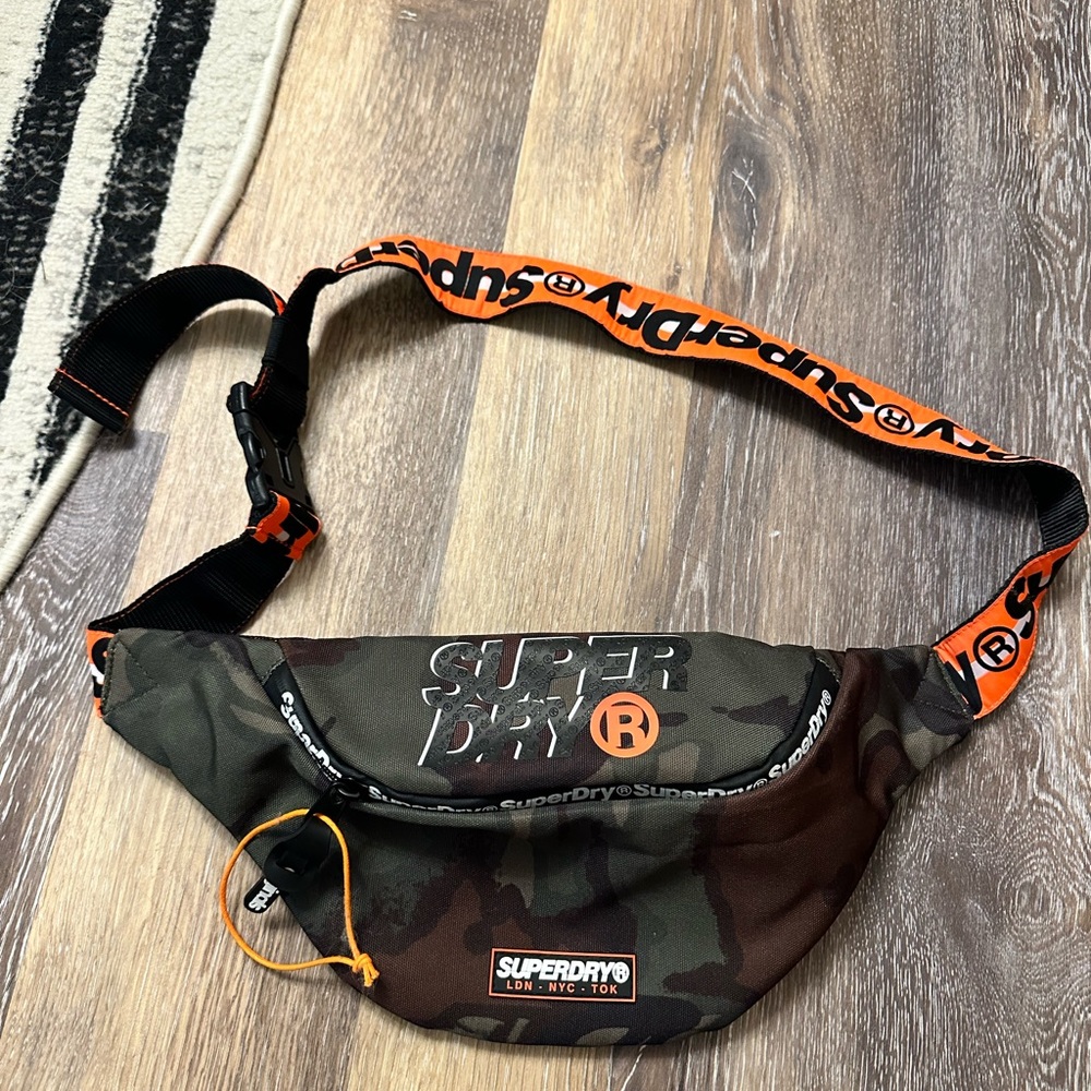 Superdry crossbody